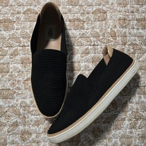 UGG Alameda Sammy Black Slip On Shoes, 10